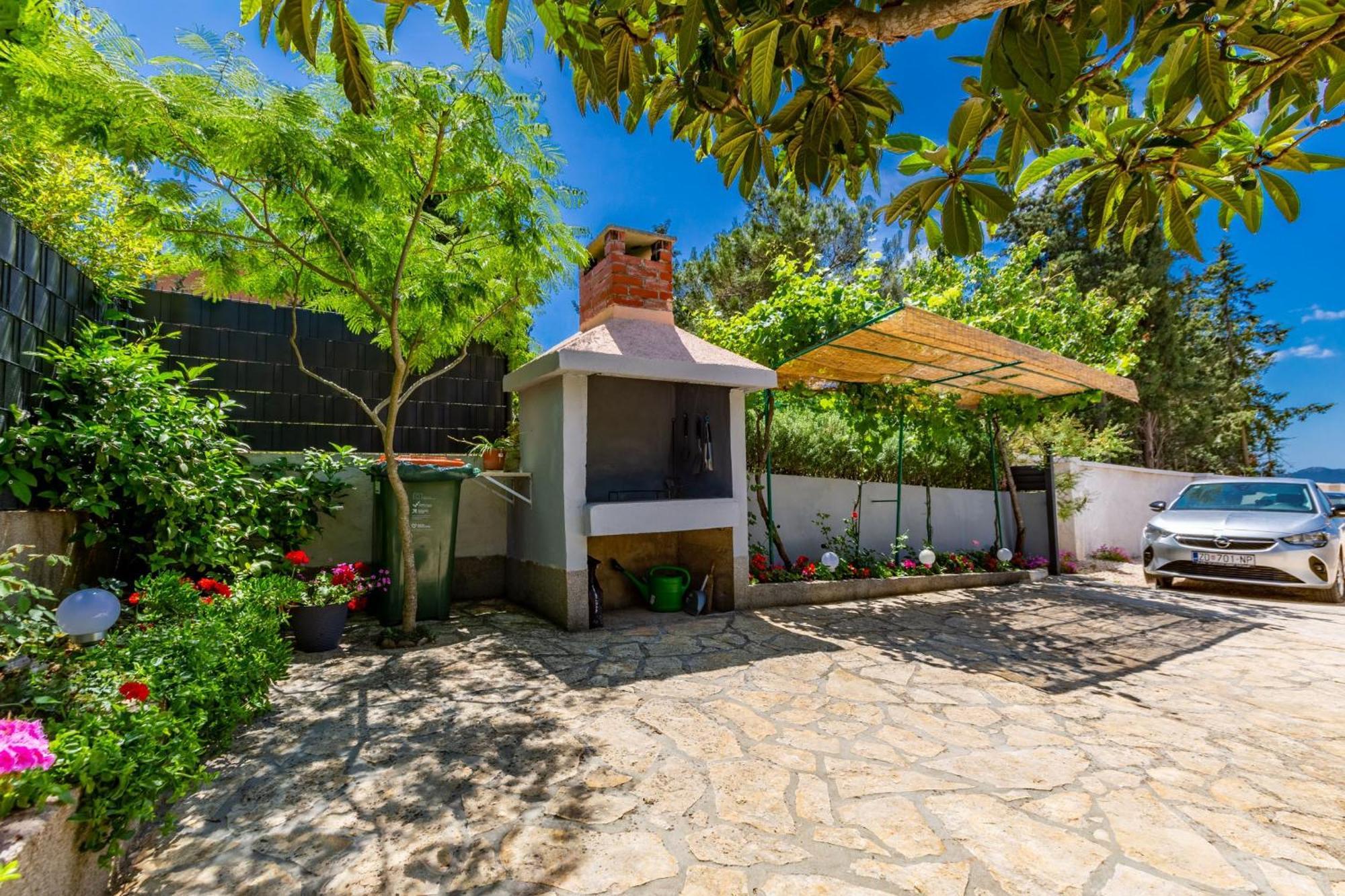 Holiday Home Flora Zadar Bagian luar foto