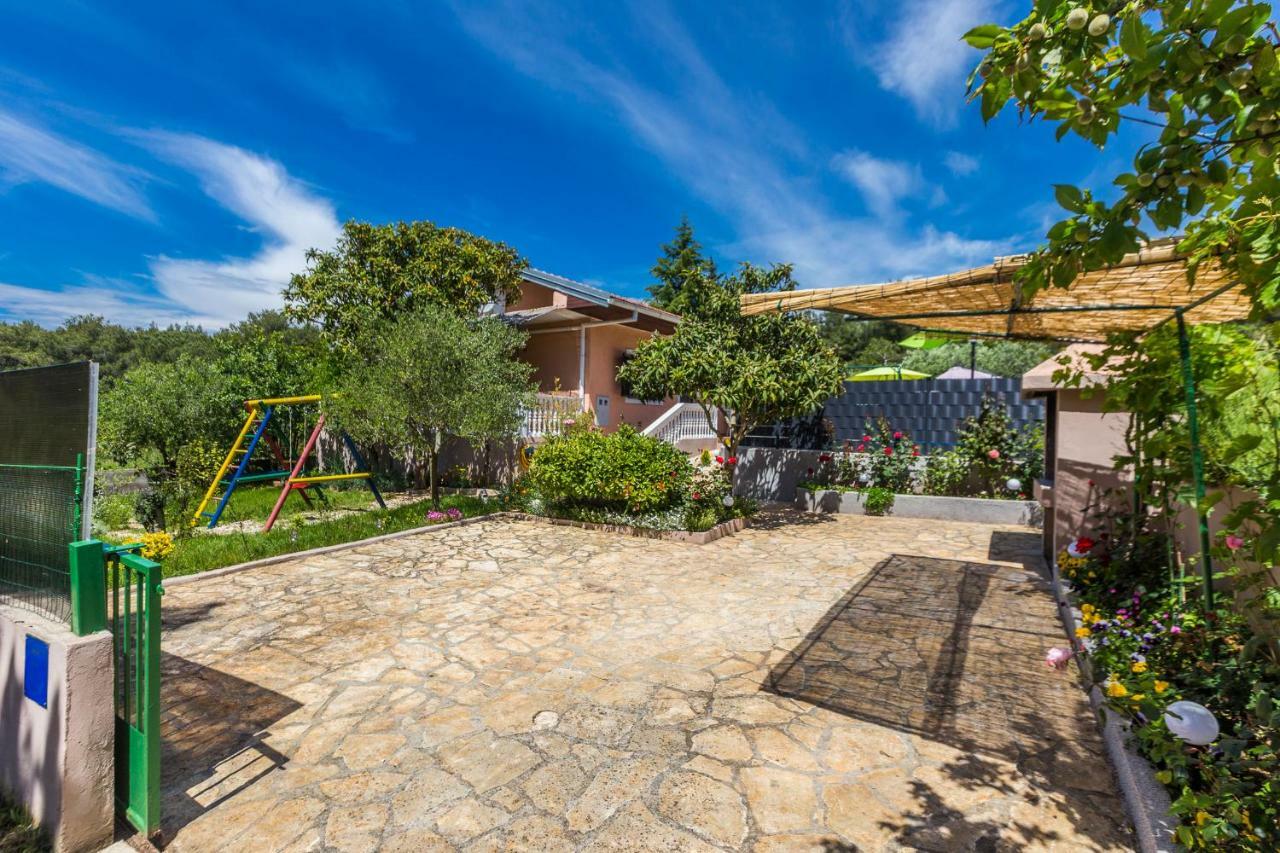 Holiday Home Flora Zadar Bagian luar foto