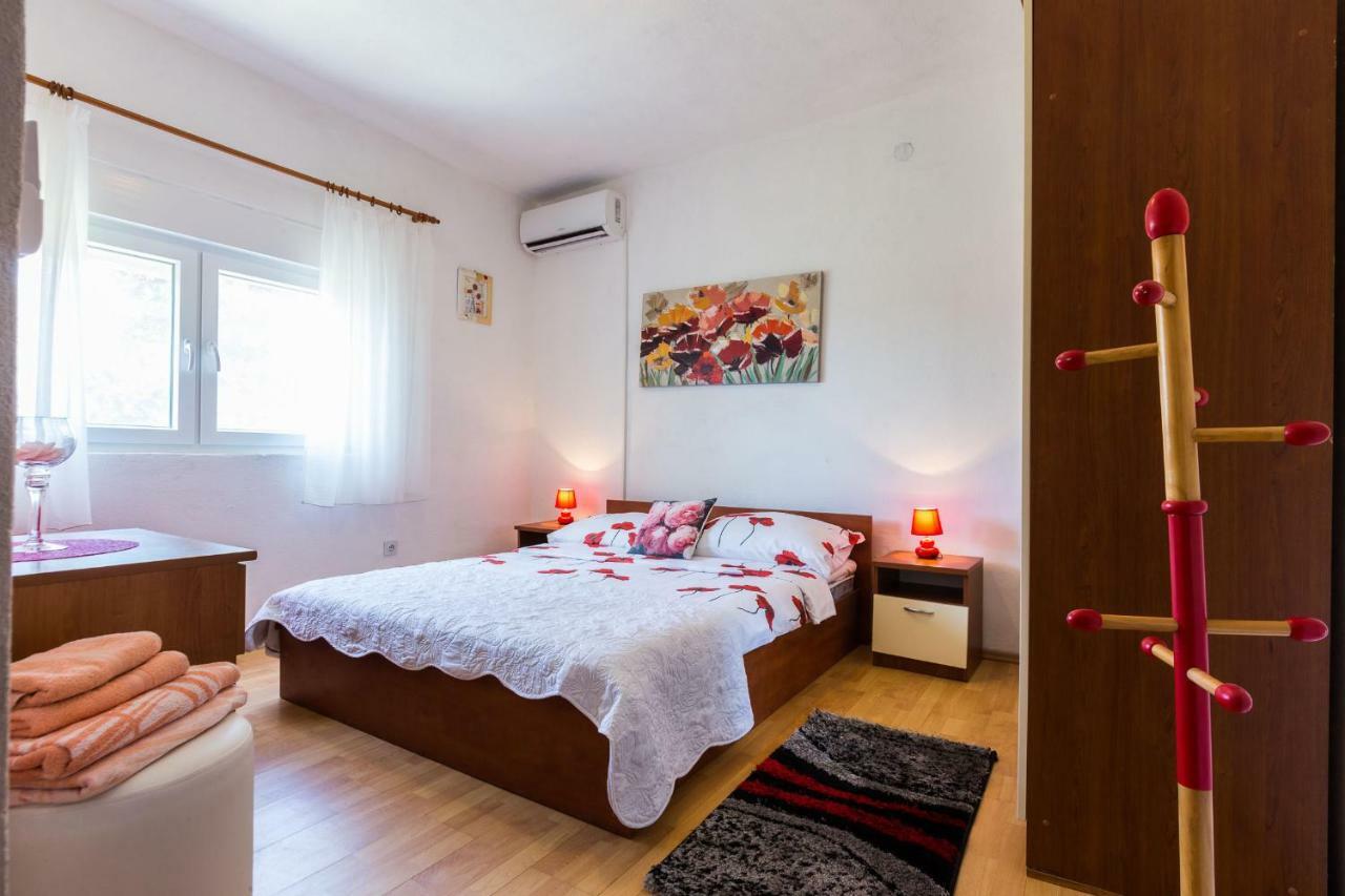 Holiday Home Flora Zadar Bagian luar foto
