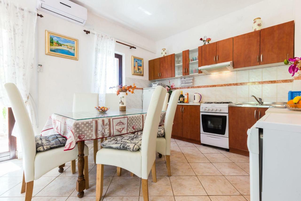 Holiday Home Flora Zadar Bagian luar foto