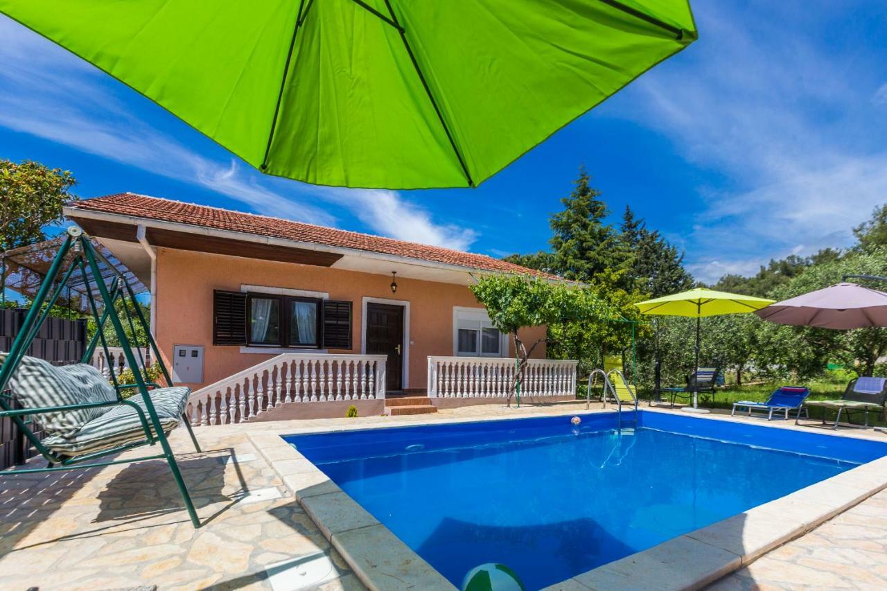 Holiday Home Flora Zadar Bagian luar foto