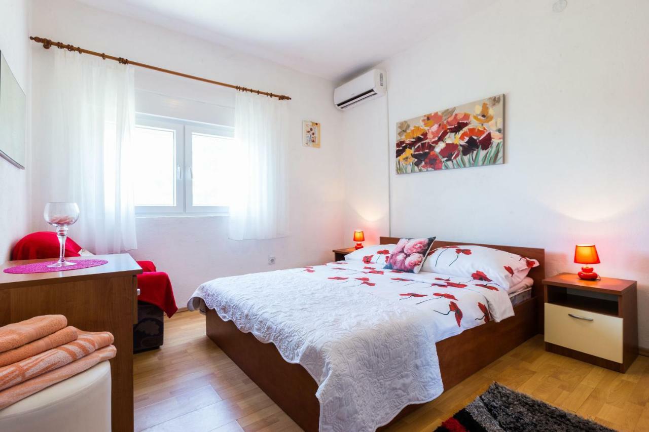 Holiday Home Flora Zadar Bagian luar foto