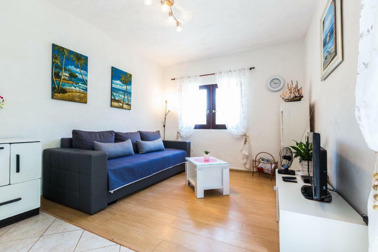 Holiday Home Flora Zadar Bagian luar foto