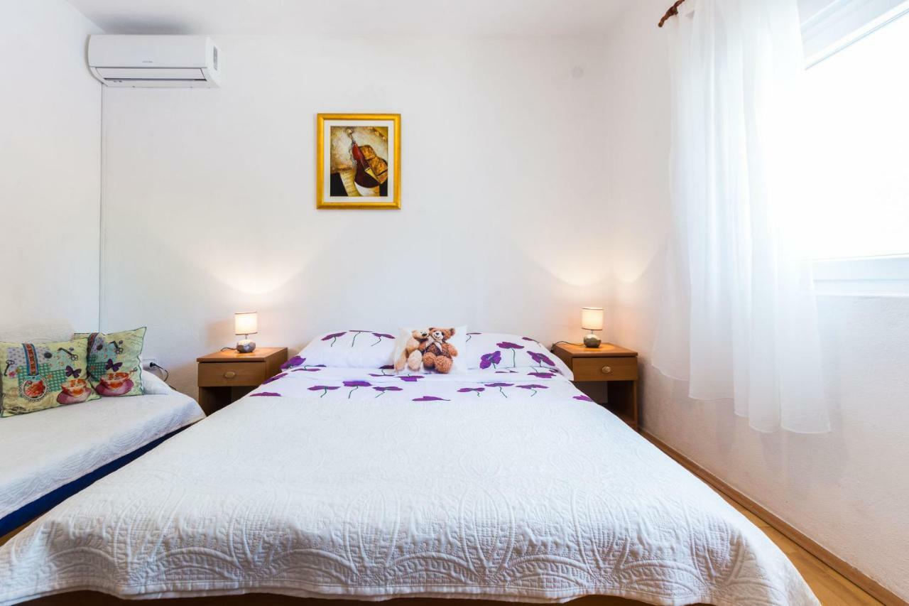 Holiday Home Flora Zadar Bagian luar foto